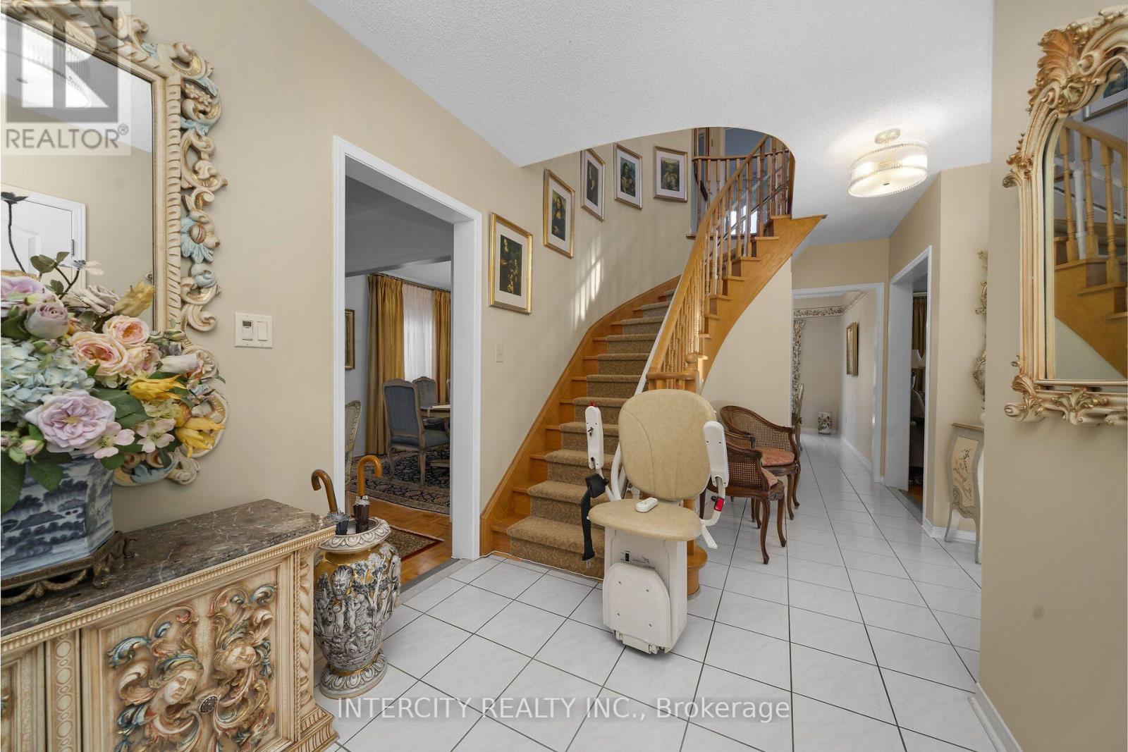 35 Avro Road Property Photo 6