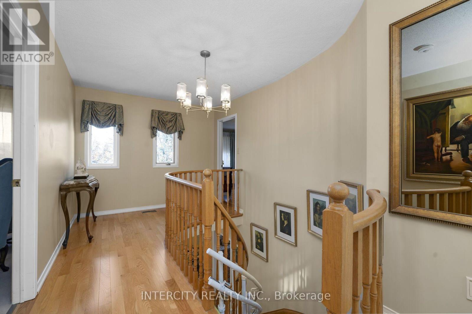 35 Avro Road Property Photo 20