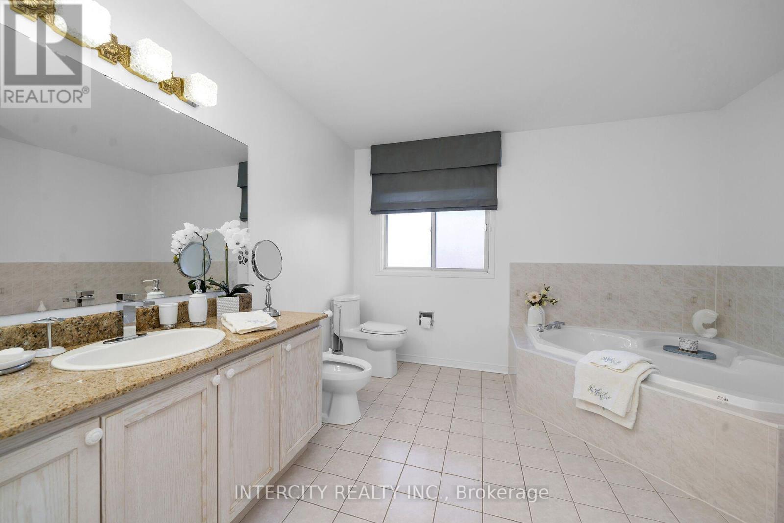 35 Avro Road Property Photo 23