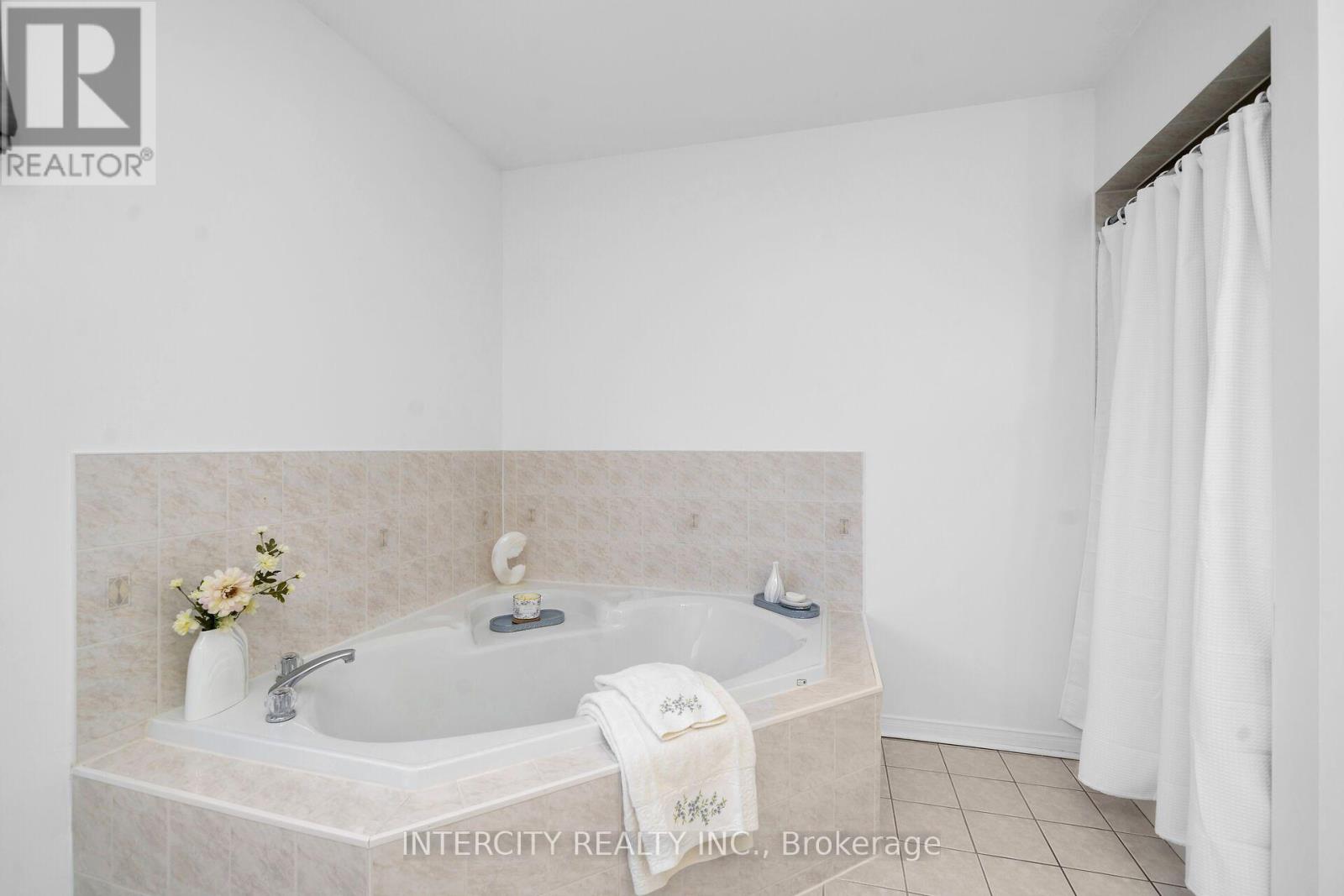 35 Avro Road Property Photo 24