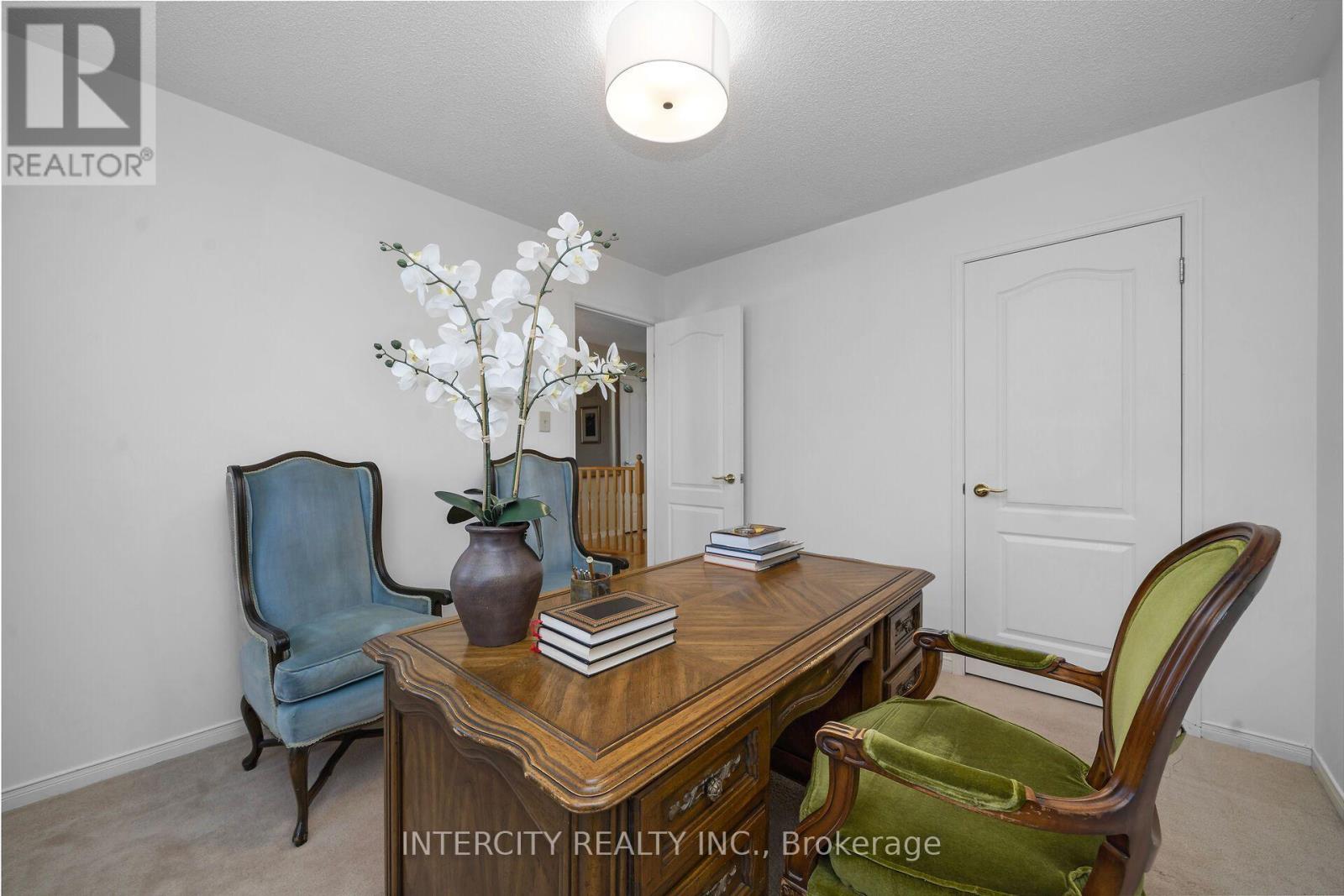 35 Avro Road Property Photo 27