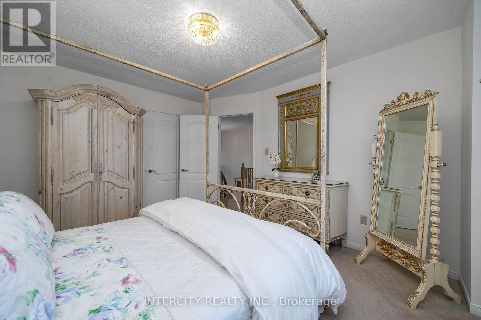 35 Avro Road Property Photo 29