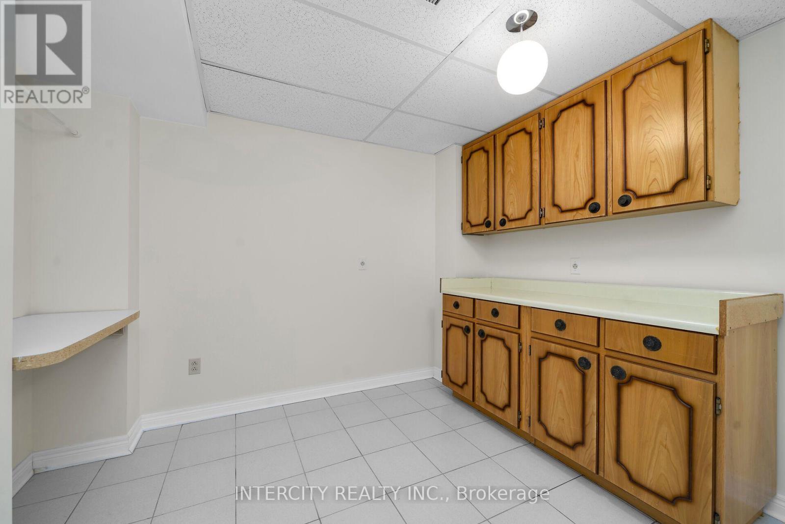 35 Avro Road Property Photo 36
