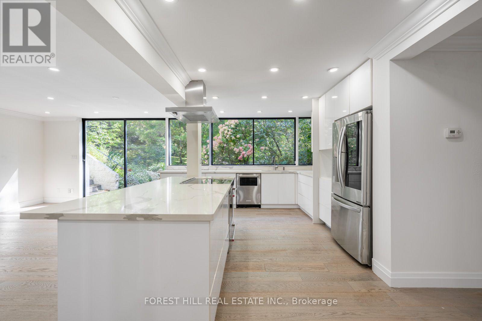 38 Riverside Boulevard Property Photo 7