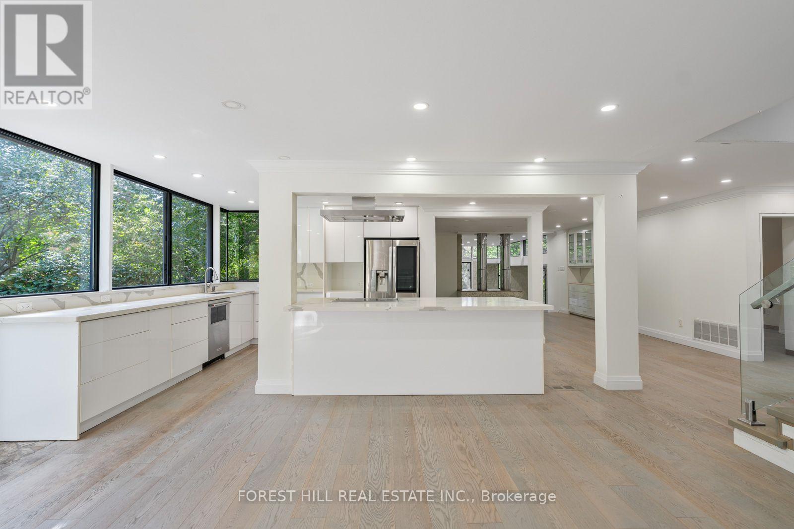 38 Riverside Boulevard Property Photo 9