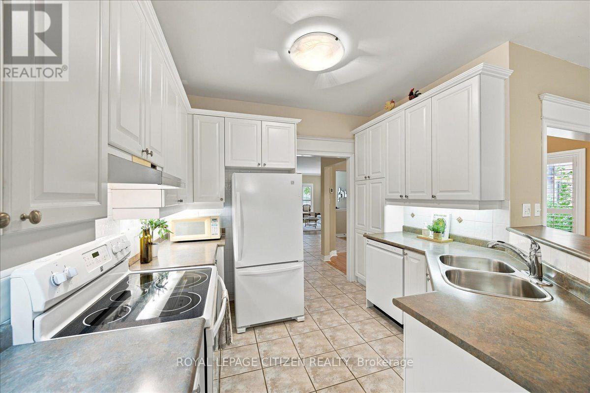 43 - 255 Shaftsbury Avenue Property Photo 23