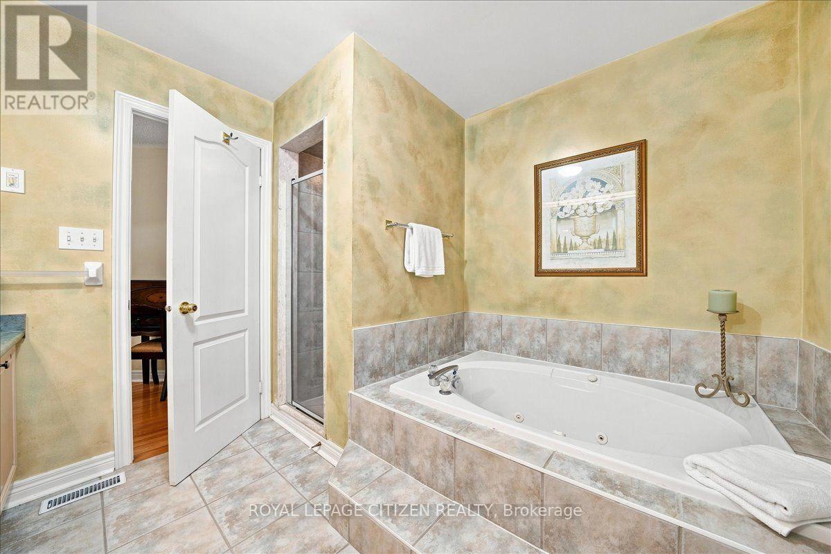 43 - 255 Shaftsbury Avenue Property Photo 42