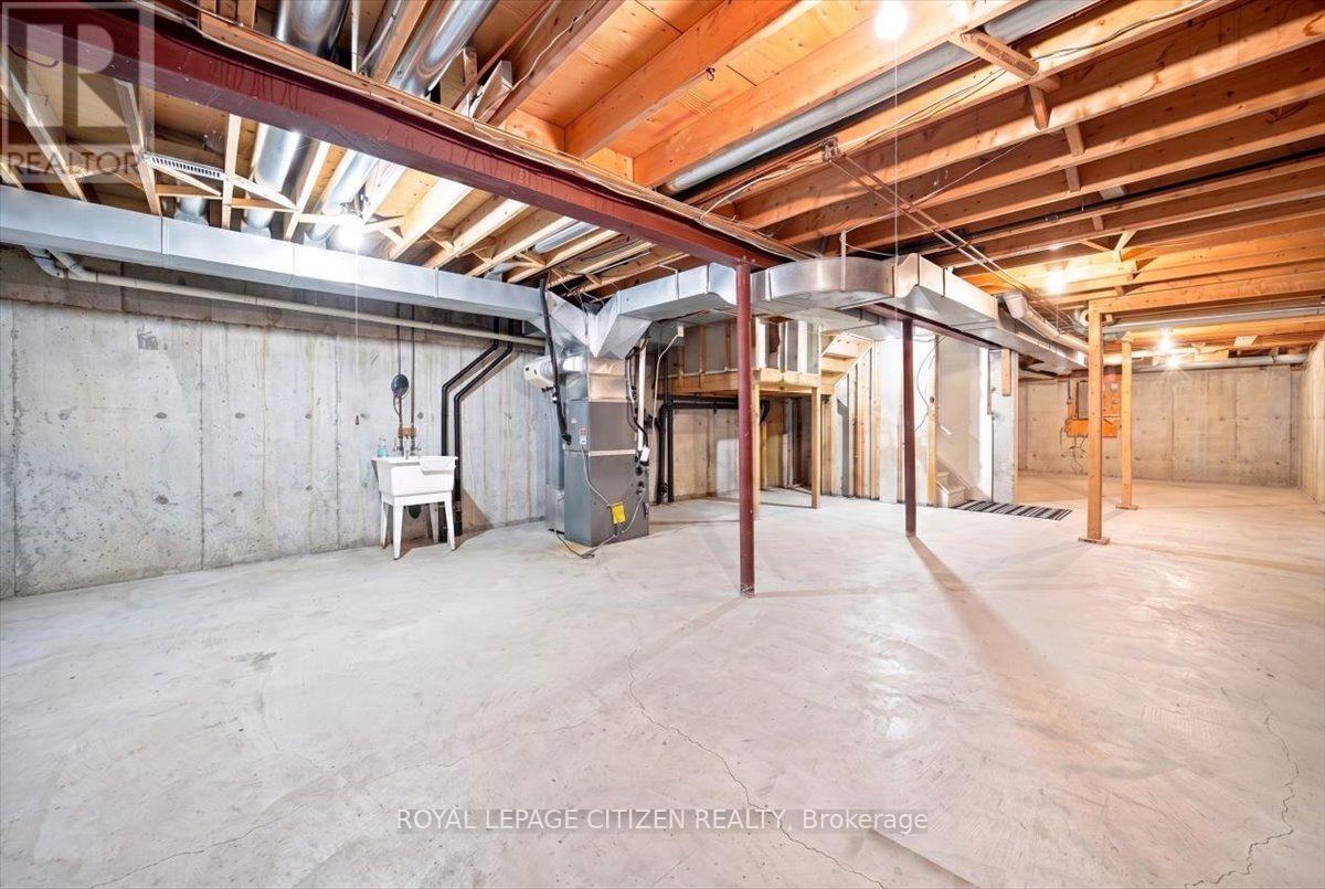 43 - 255 Shaftsbury Avenue Property Photo 44