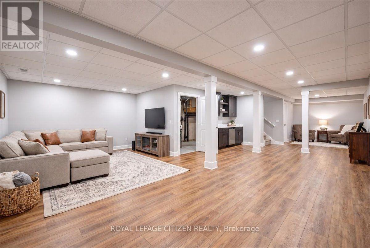 43 - 255 Shaftsbury Avenue Property Photo 47