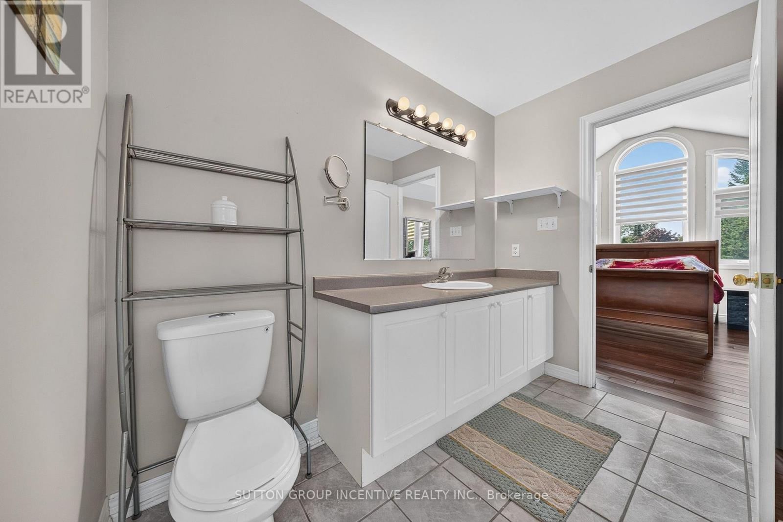 850 Leslie Drive Property Photo 12