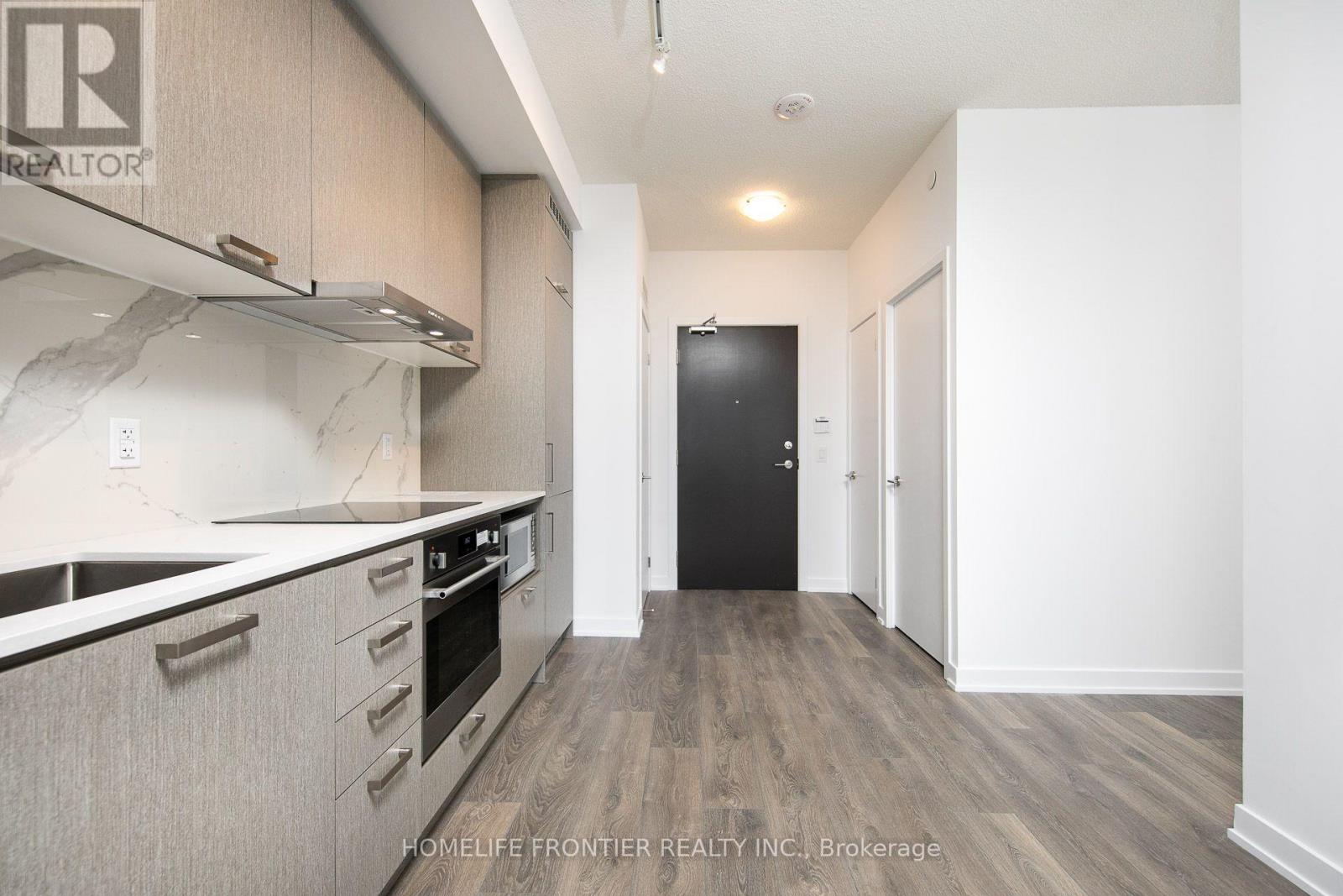 1712 - 38 Honeycrisp Crescent Property Photo 8