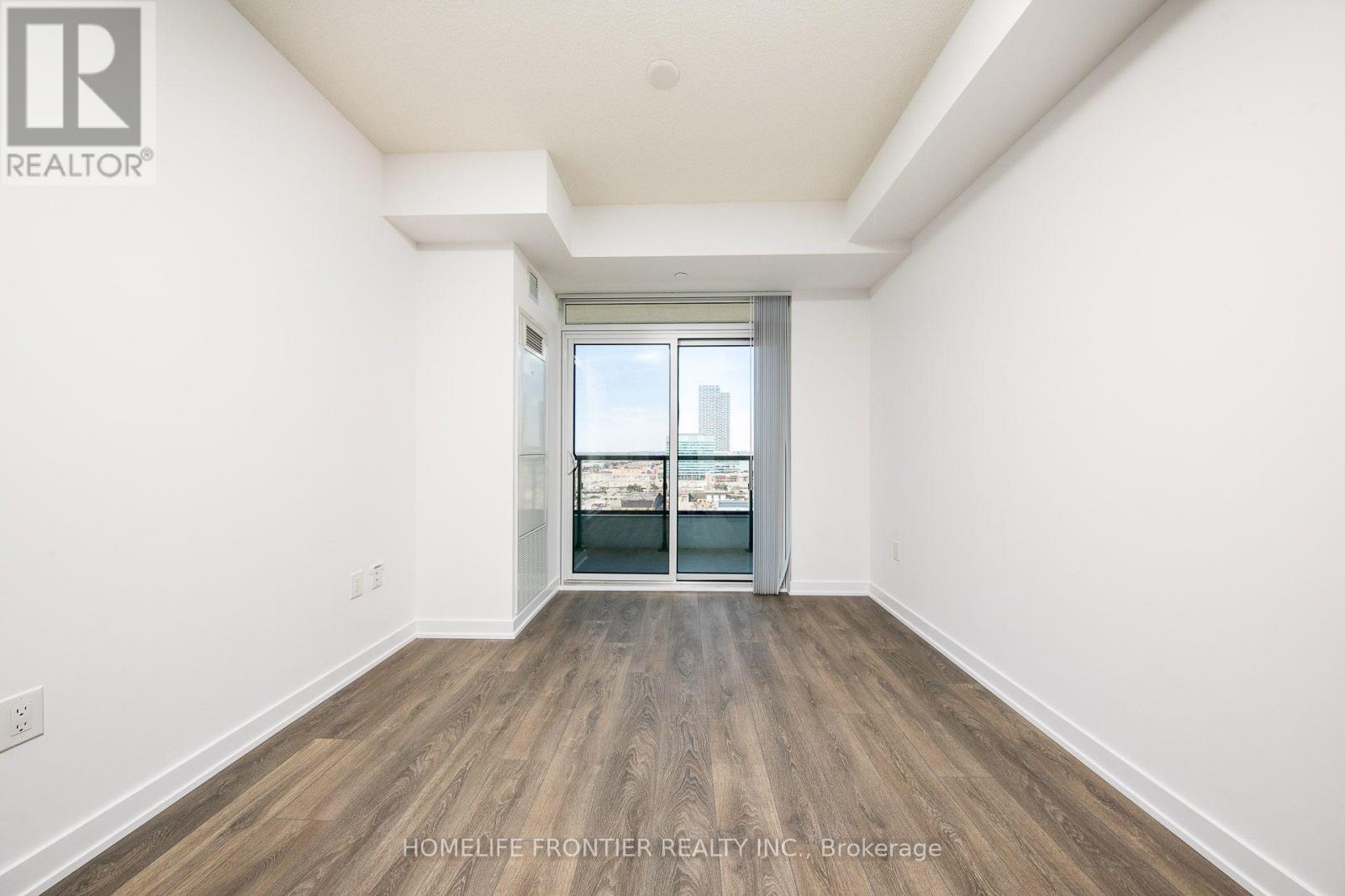 1712 - 38 Honeycrisp Crescent Property Photo 9