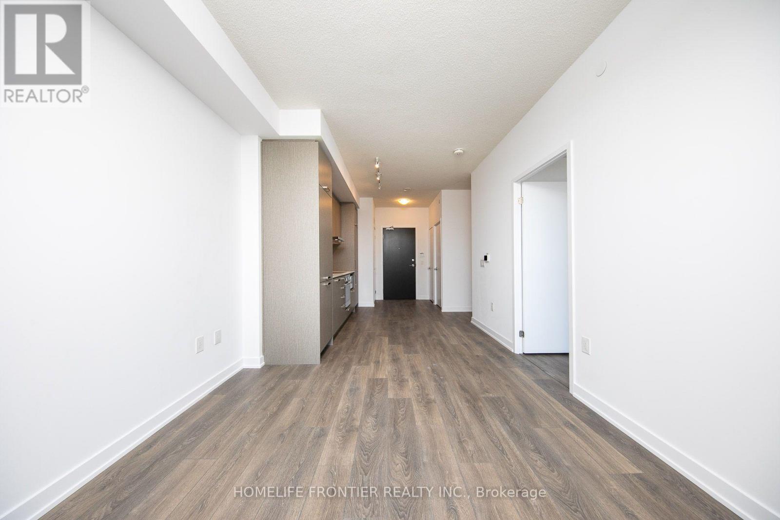 1712 - 38 Honeycrisp Crescent Property Photo 11