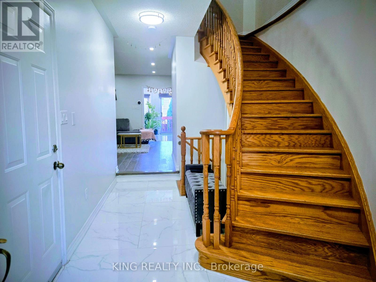 131 Royal Appian Crescent Property Photo 3