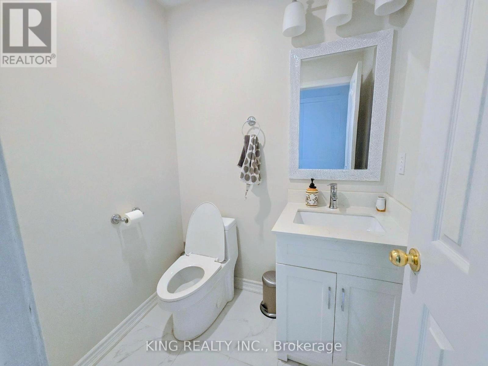 131 Royal Appian Crescent Property Photo 11