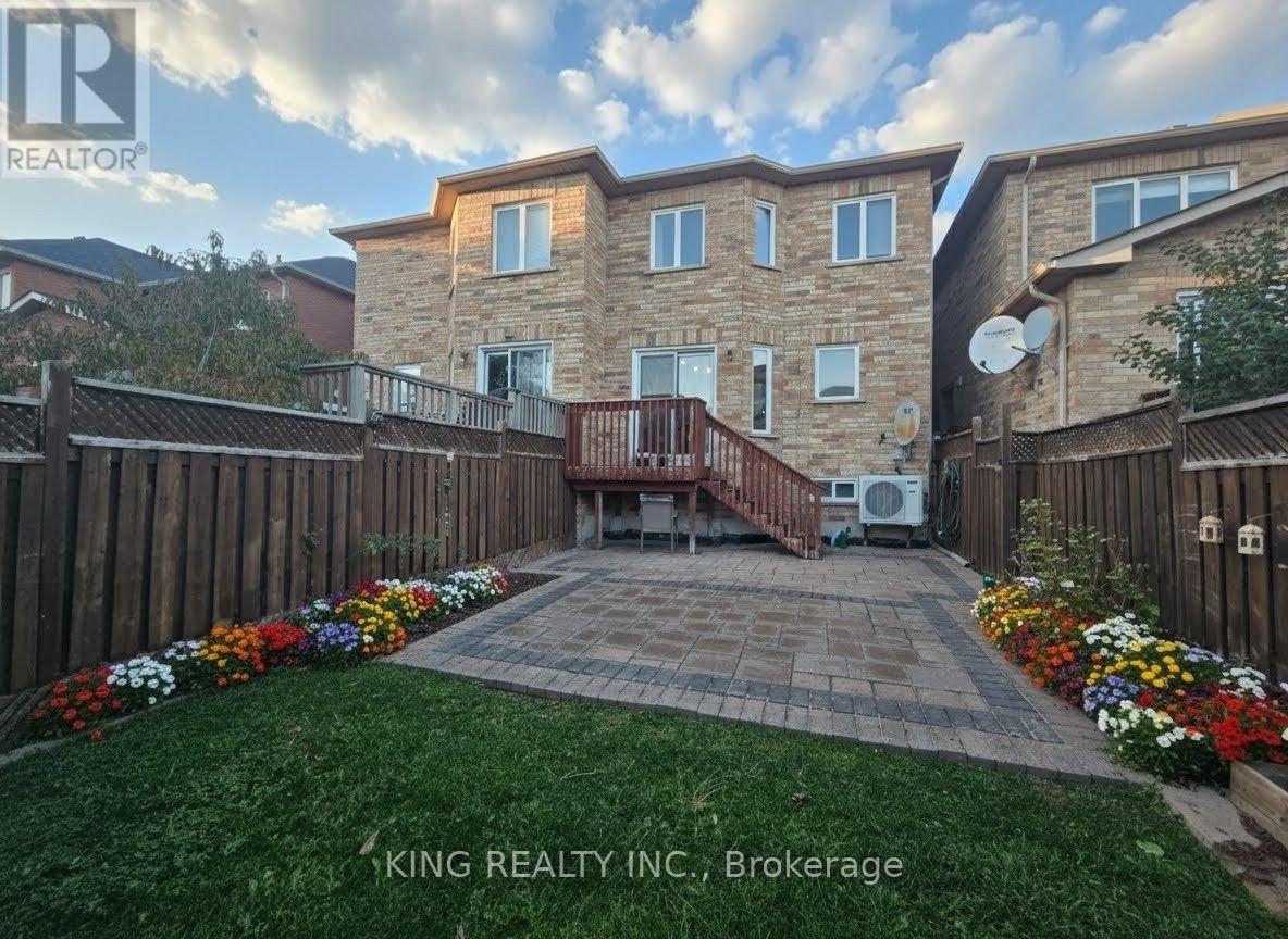 131 Royal Appian Crescent Property Photo 13