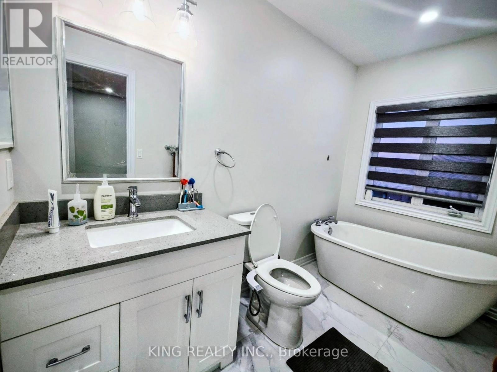 131 Royal Appian Crescent Property Photo 17