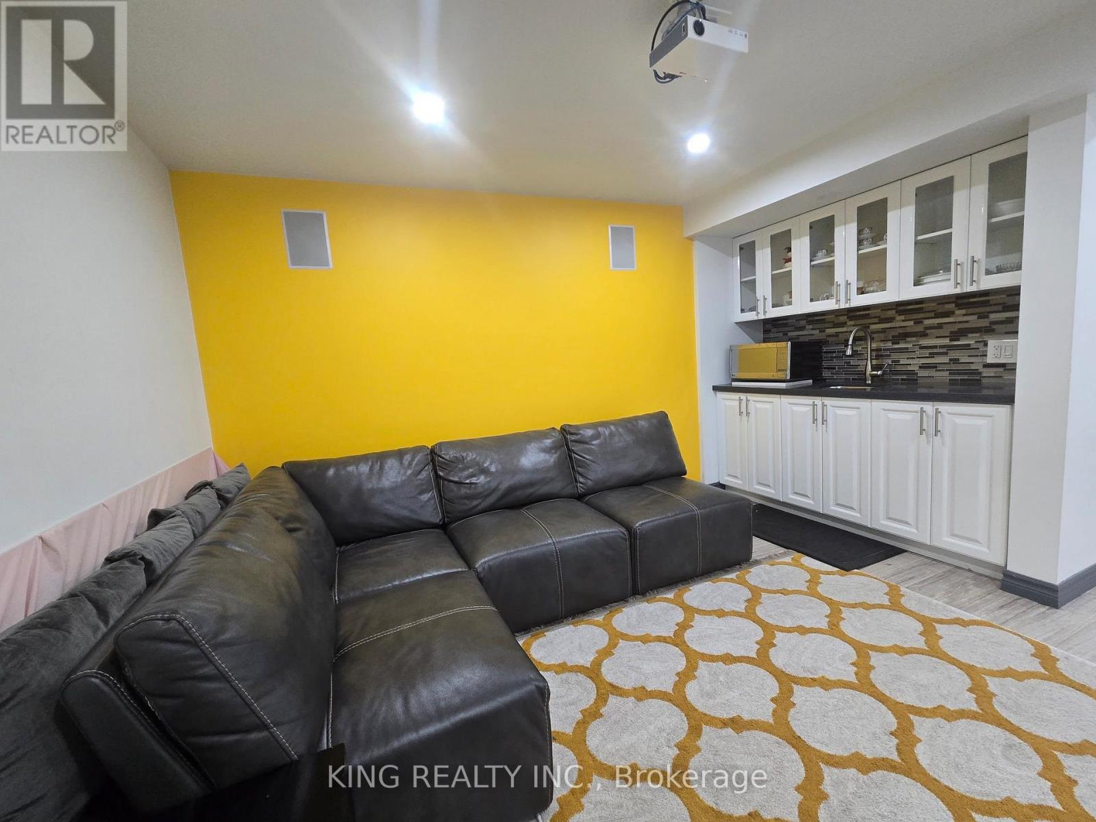 131 Royal Appian Crescent Property Photo 23
