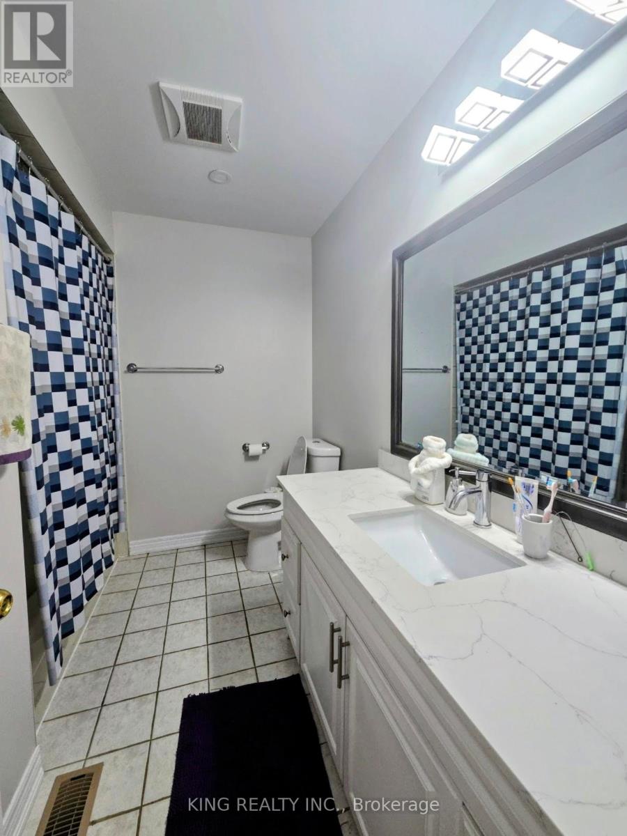 131 Royal Appian Crescent Property Photo 27