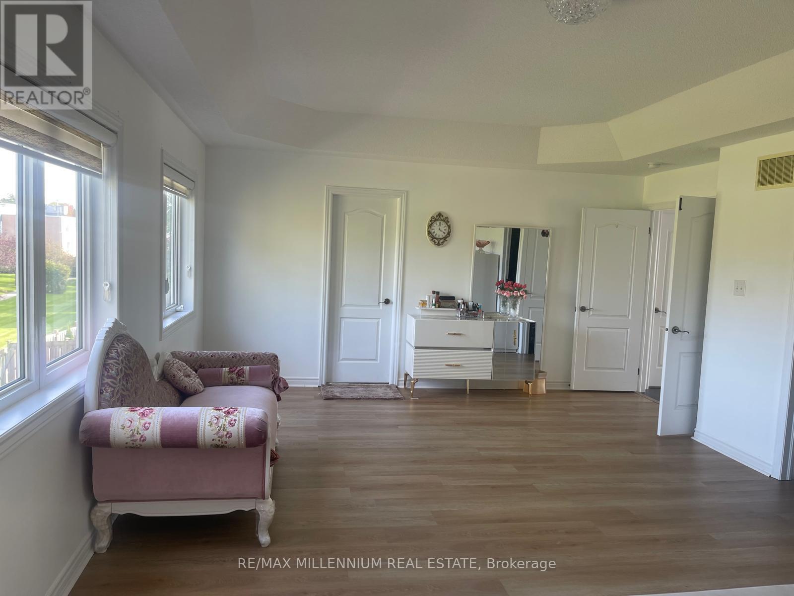 77 Collier Crescent Property Photo 13