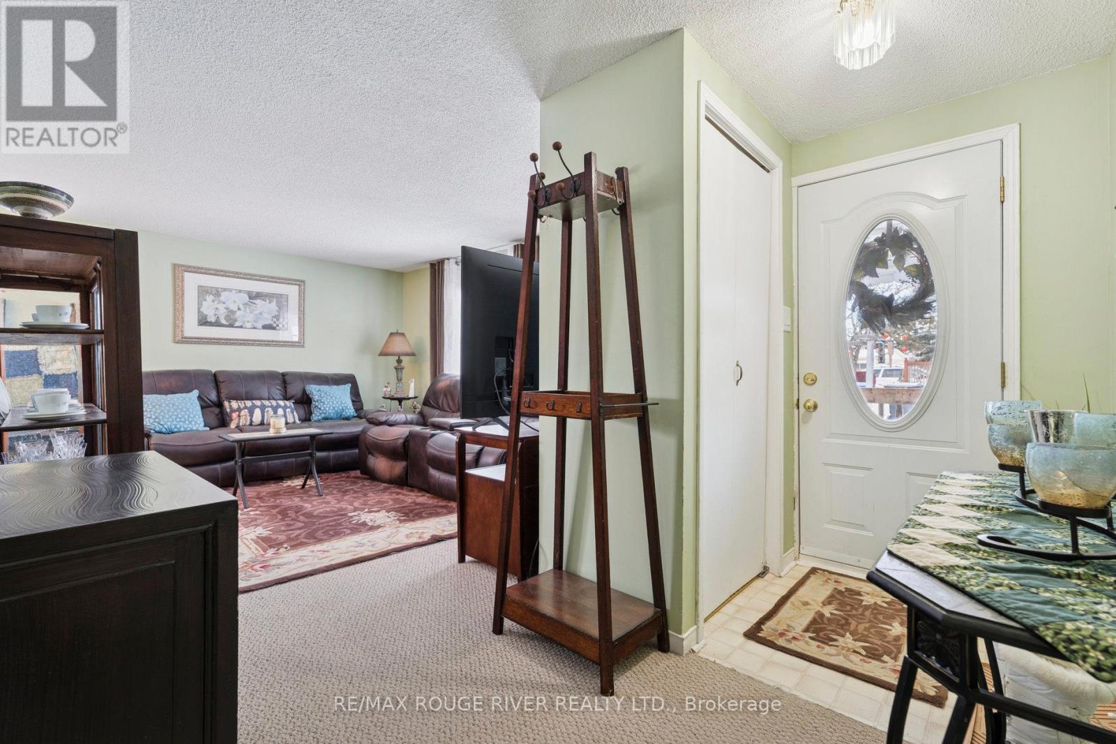 35 Hawthorne Drive Property Photo 5