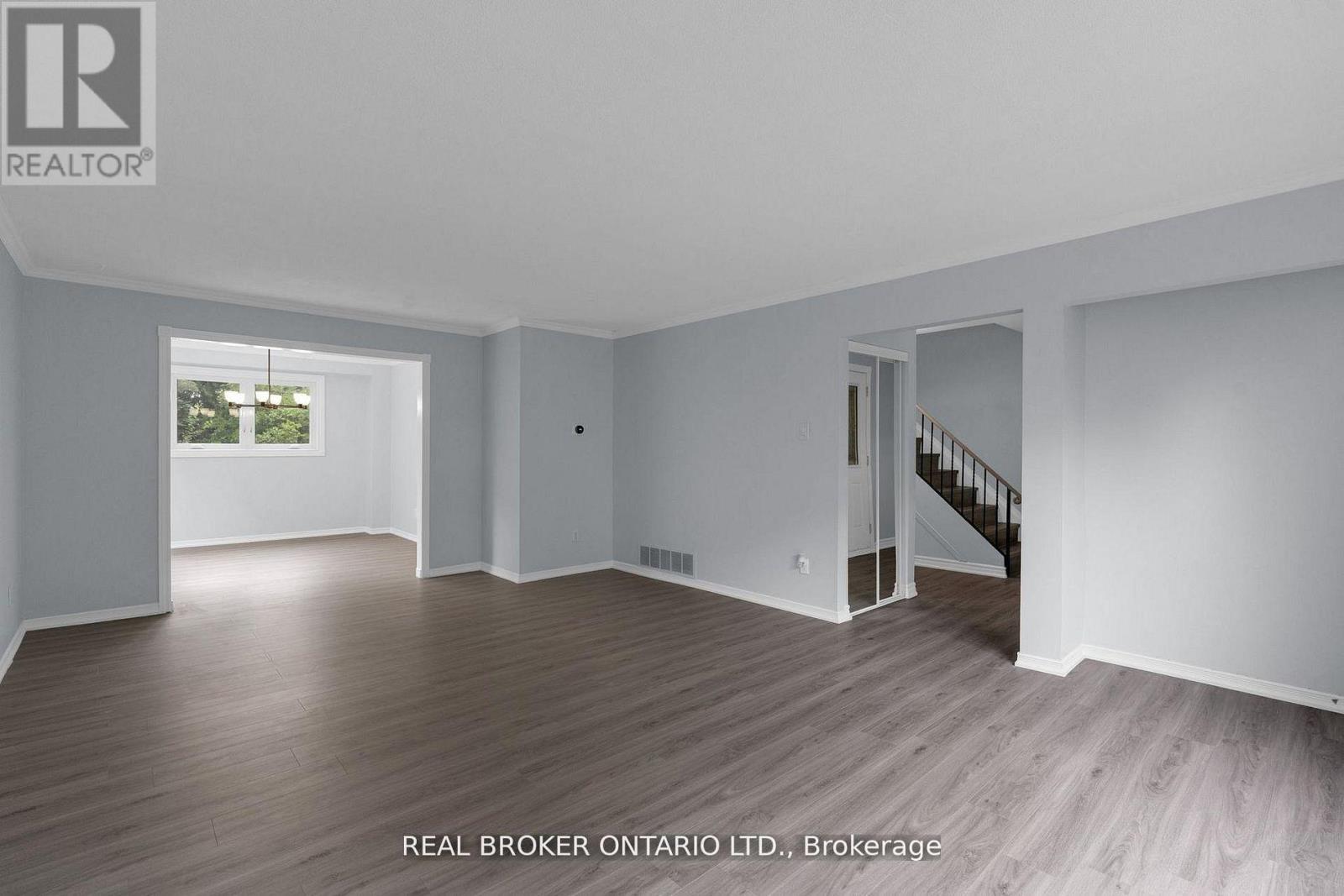 8626 5th Side Road Property Photo 5