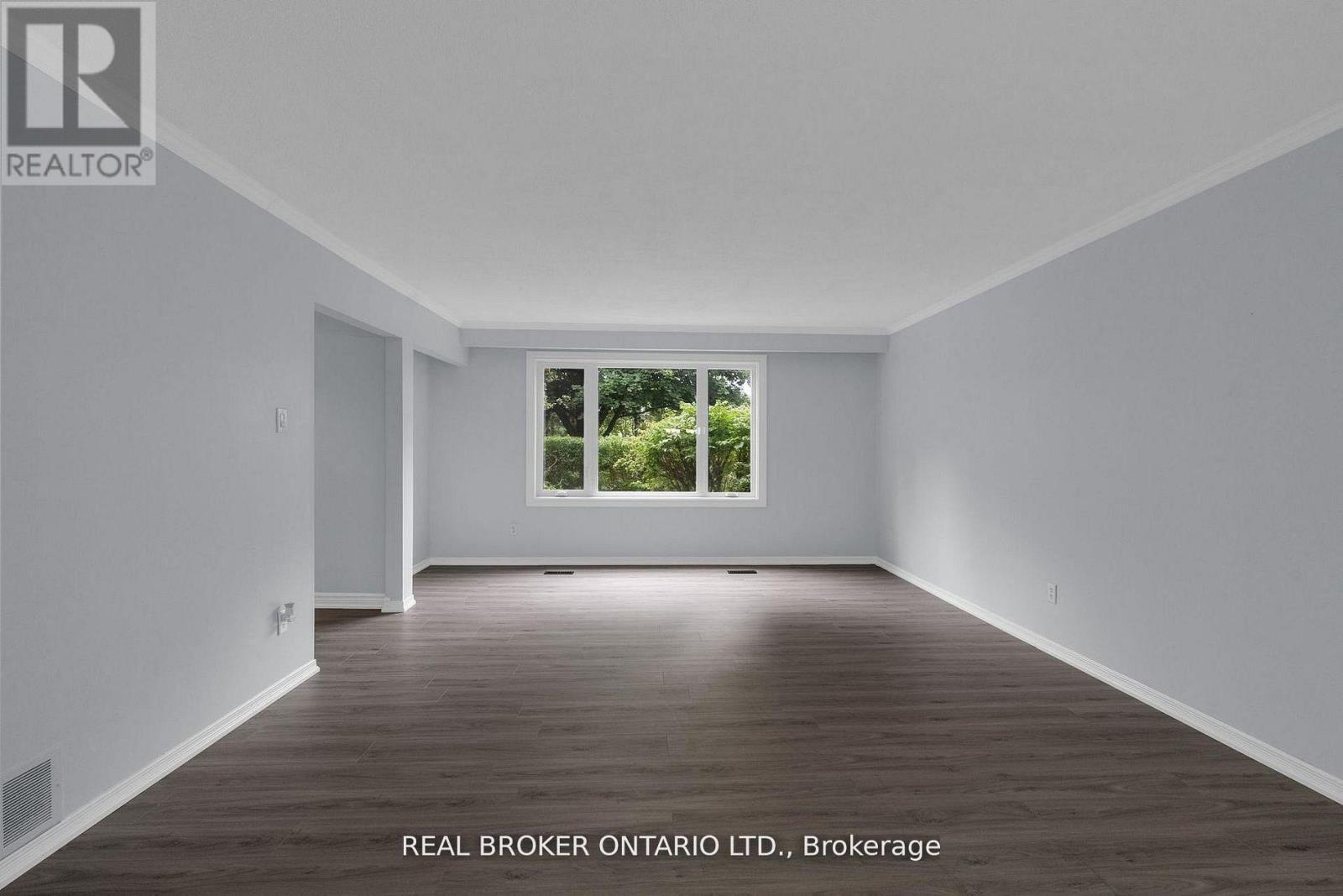 8626 5th Side Road Property Photo 7