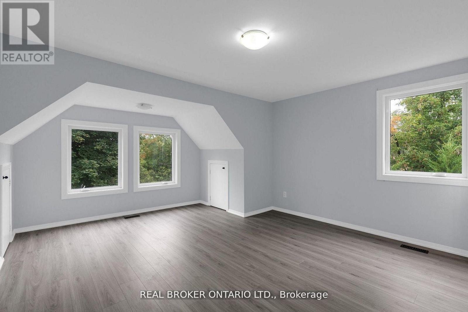 8626 5th Side Road Property Photo 14