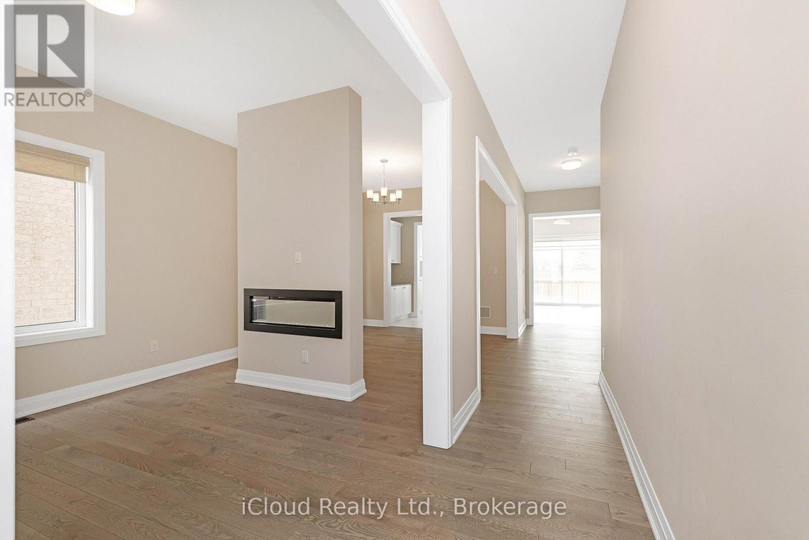 38 Pine Hill Crescent Property Photo 5