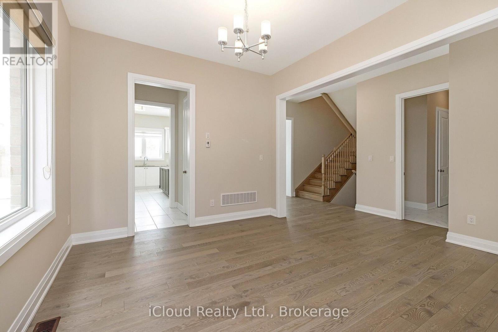38 Pine Hill Crescent Property Photo 7
