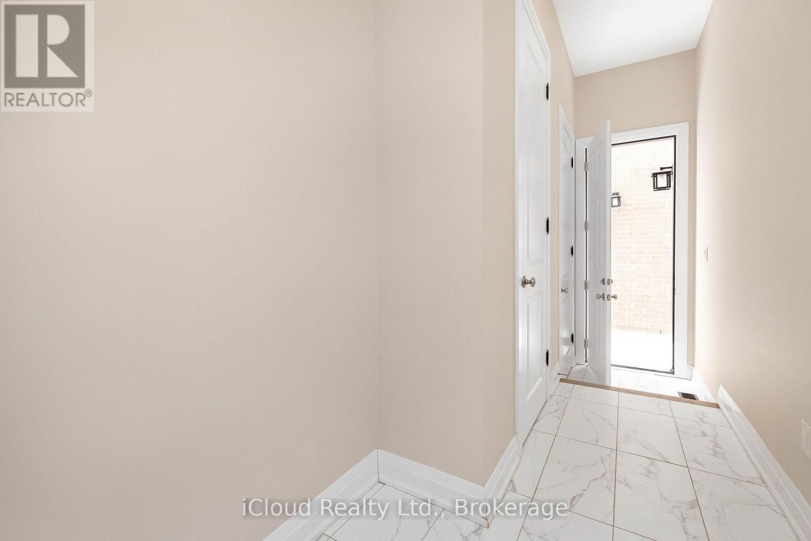 38 Pine Hill Crescent Property Photo 23