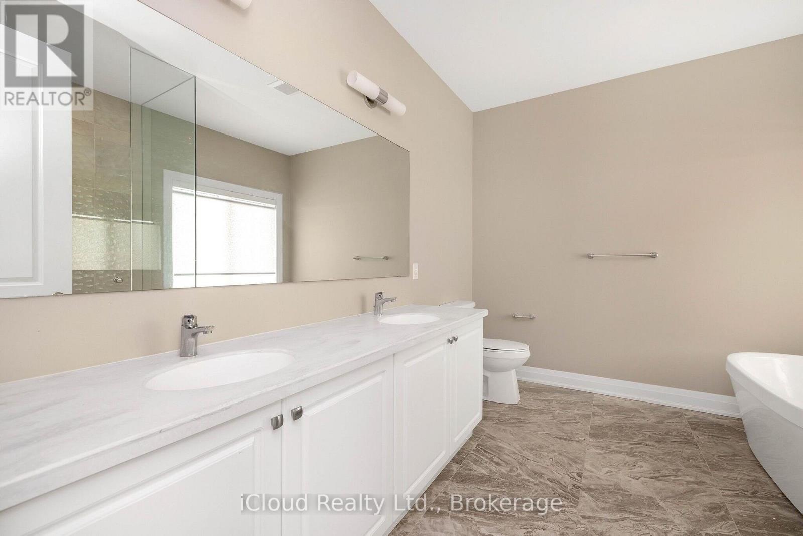 38 Pine Hill Crescent Property Photo 29