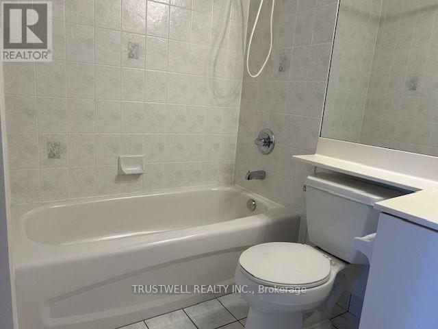 905 - 130 Pond Drive Property Photo 11
