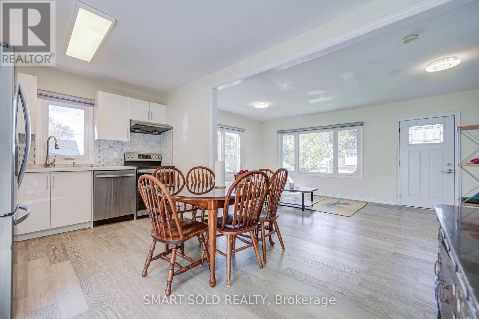 209 Pine Beach Drive Property Photo 12