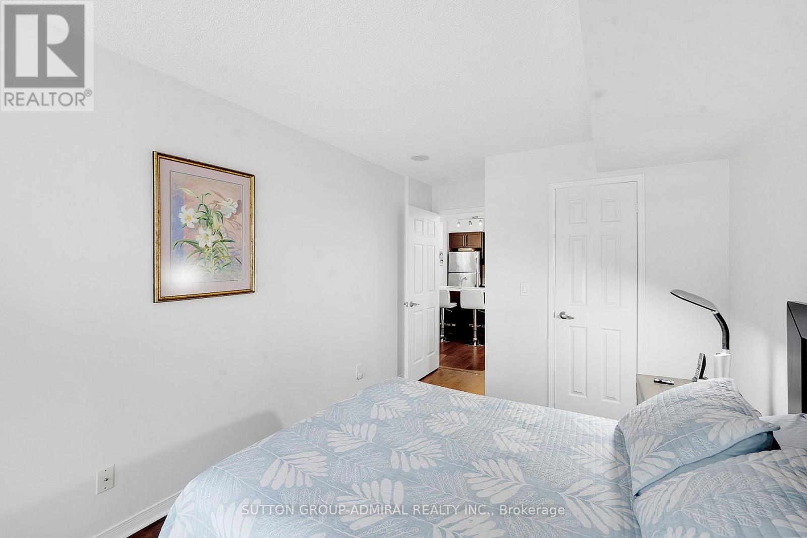 307 - 73 King William Crescent Property Photo 18