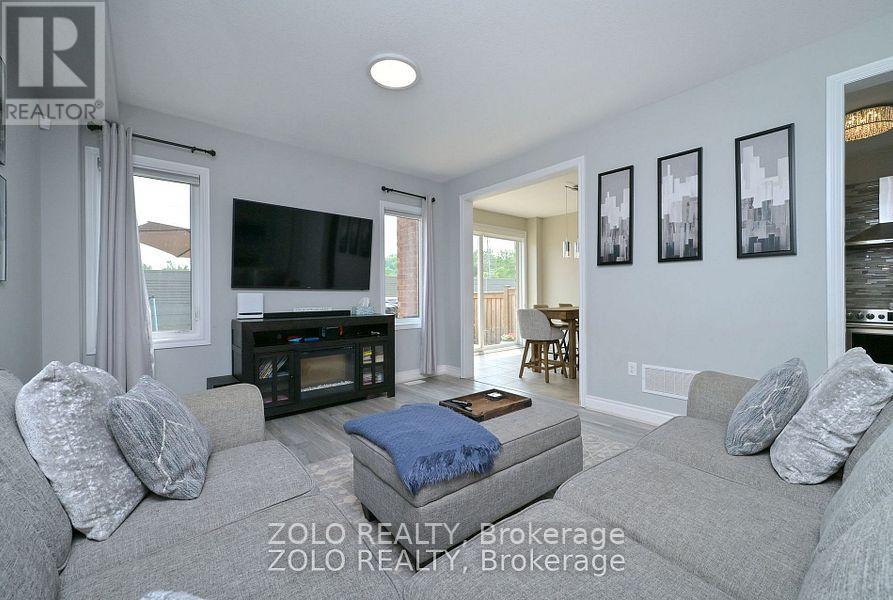 69 Walker Boulevard Property Photo 8