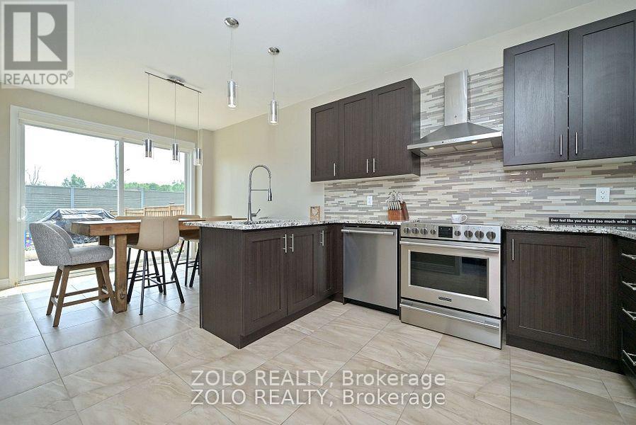 69 Walker Boulevard Property Photo 12
