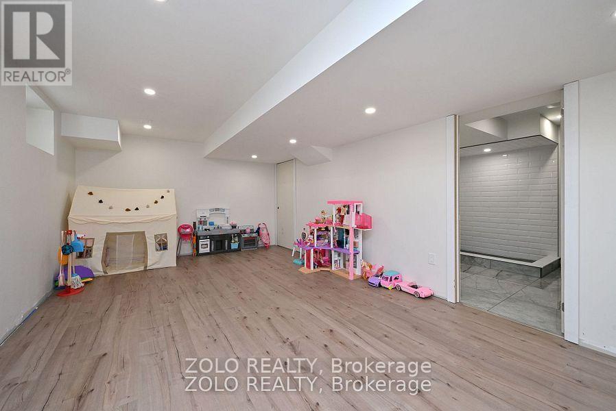 69 Walker Boulevard Property Photo 33
