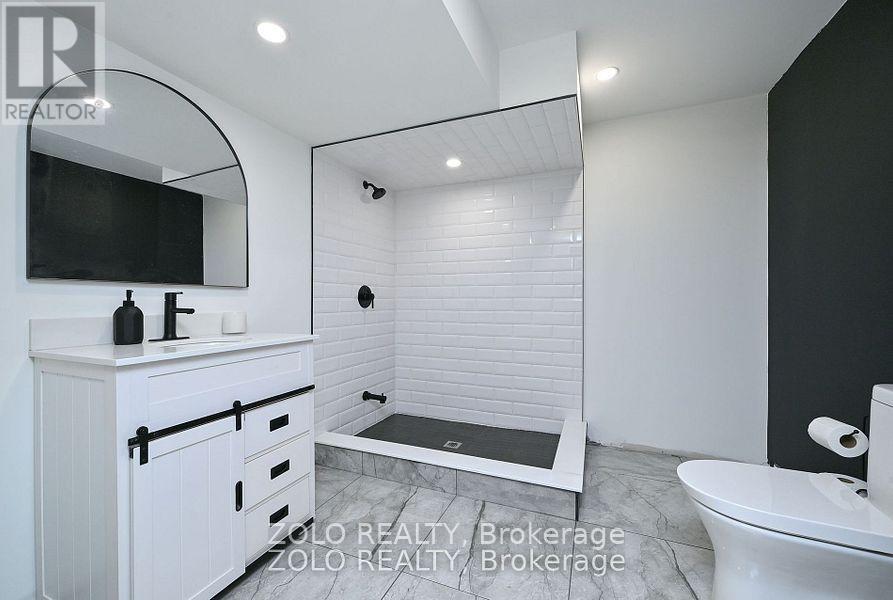 69 Walker Boulevard Property Photo 34