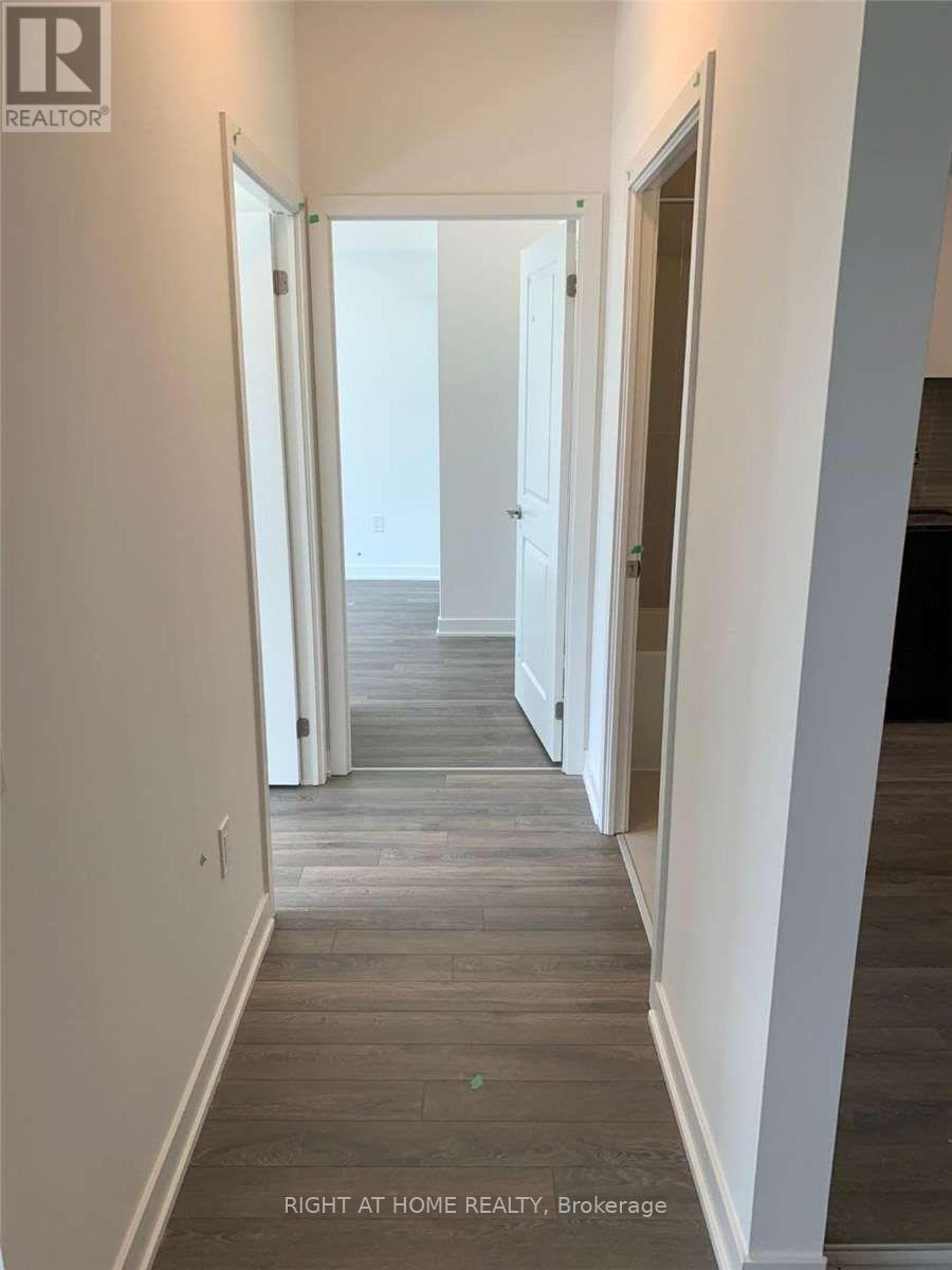 1008 - 100 Eagle Rock Way Property Photo 20