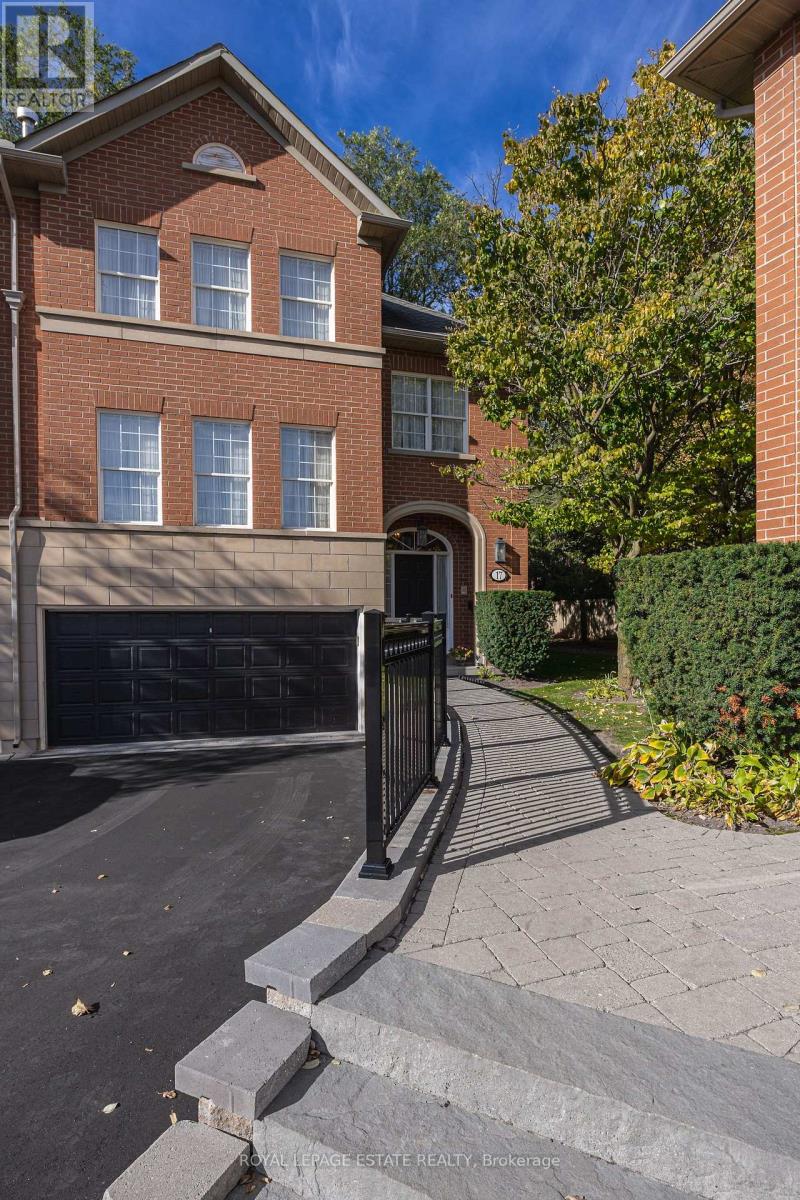 17 - 8038 Yonge Street Property Photo 1