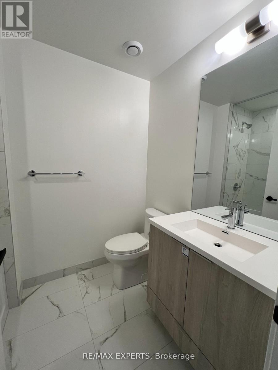 2803 - 8 Interchange Way Property Photo 14