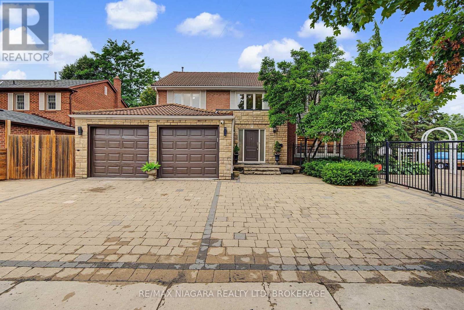2 Aitken Circle Property Photo 1