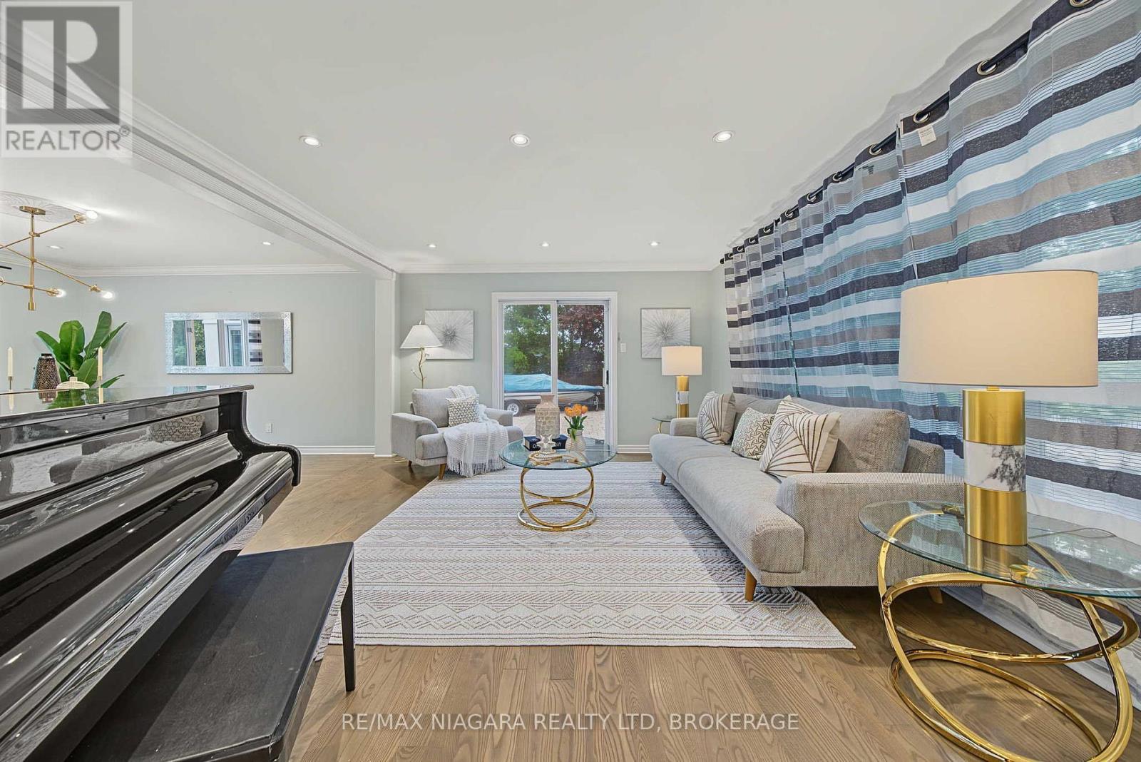 2 Aitken Circle Property Photo 9