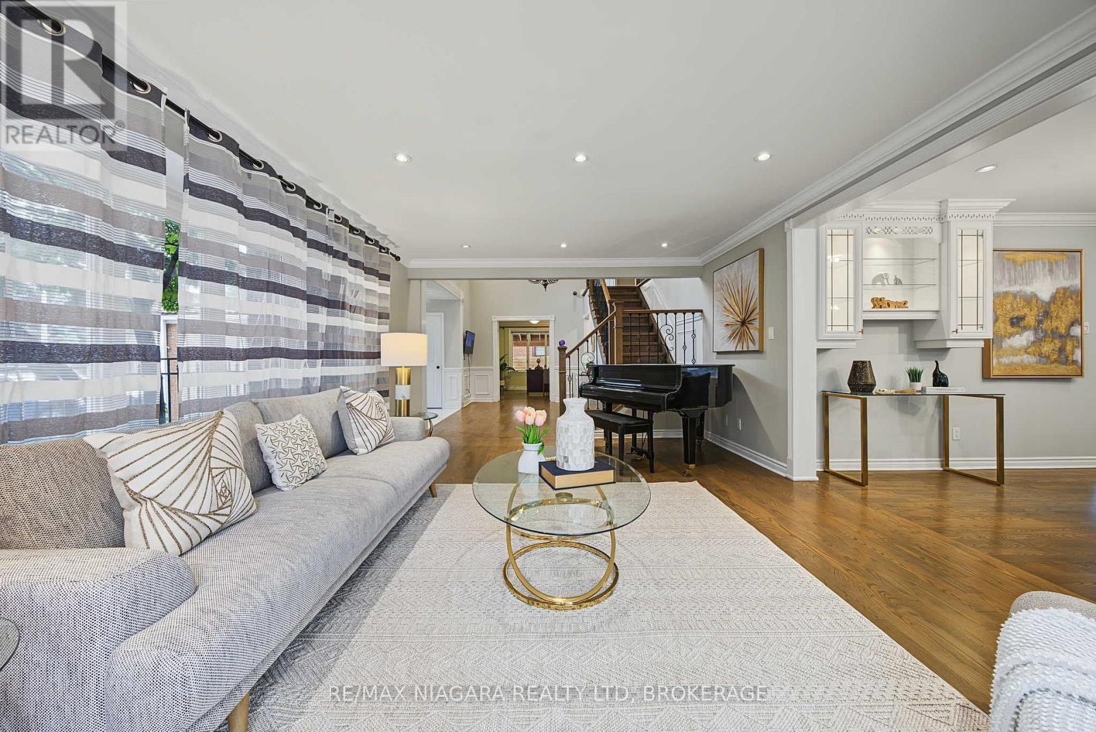 2 Aitken Circle Property Photo 11