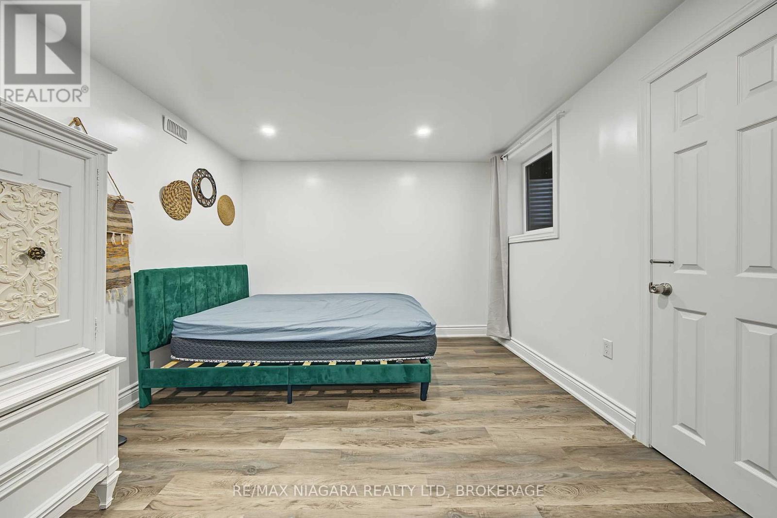 2 Aitken Circle Property Photo 42