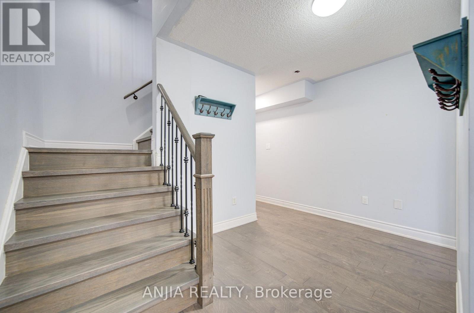 2434 Bur Oak Avenue Property Photo 5