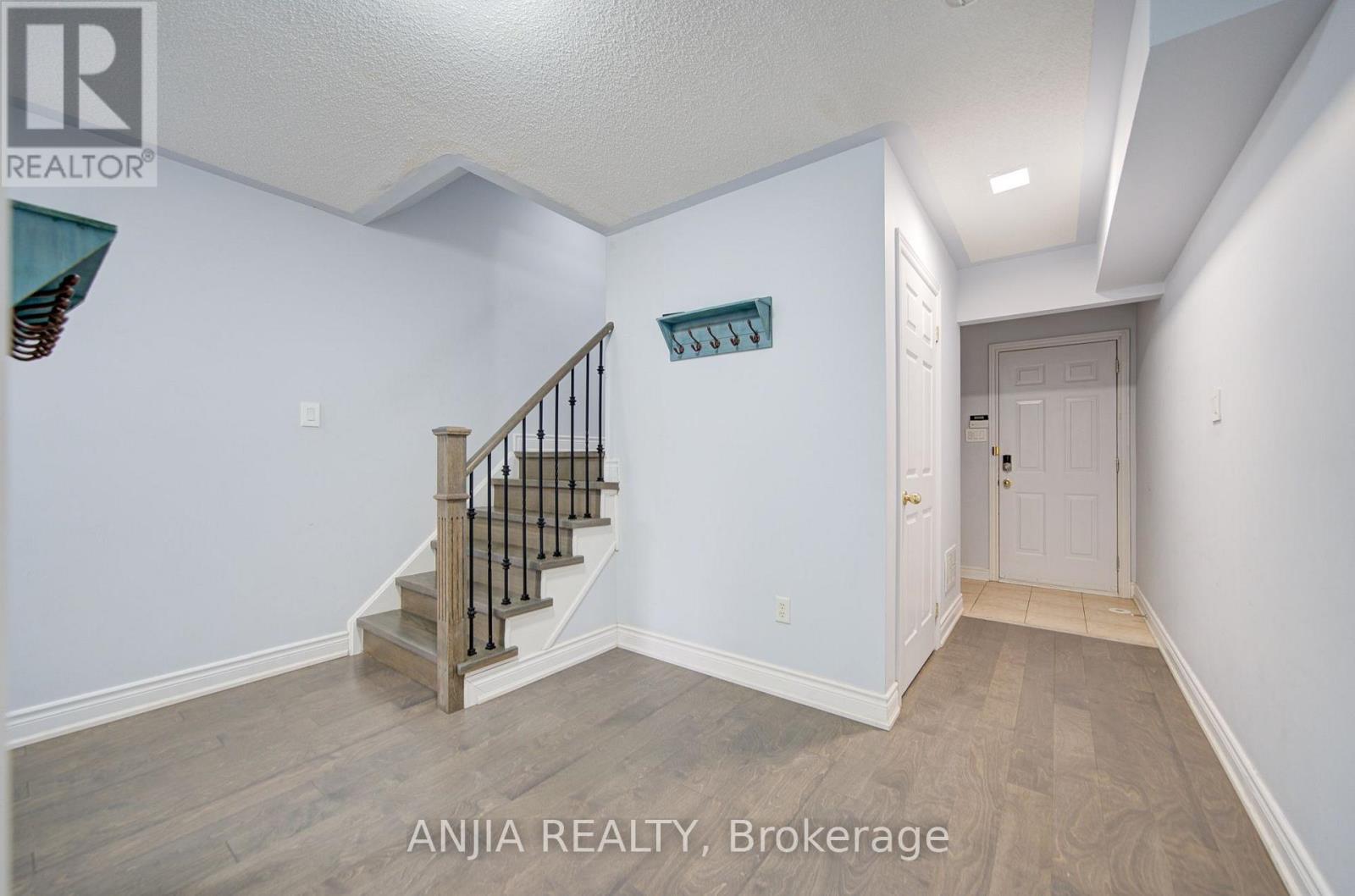 2434 Bur Oak Avenue Property Photo 6