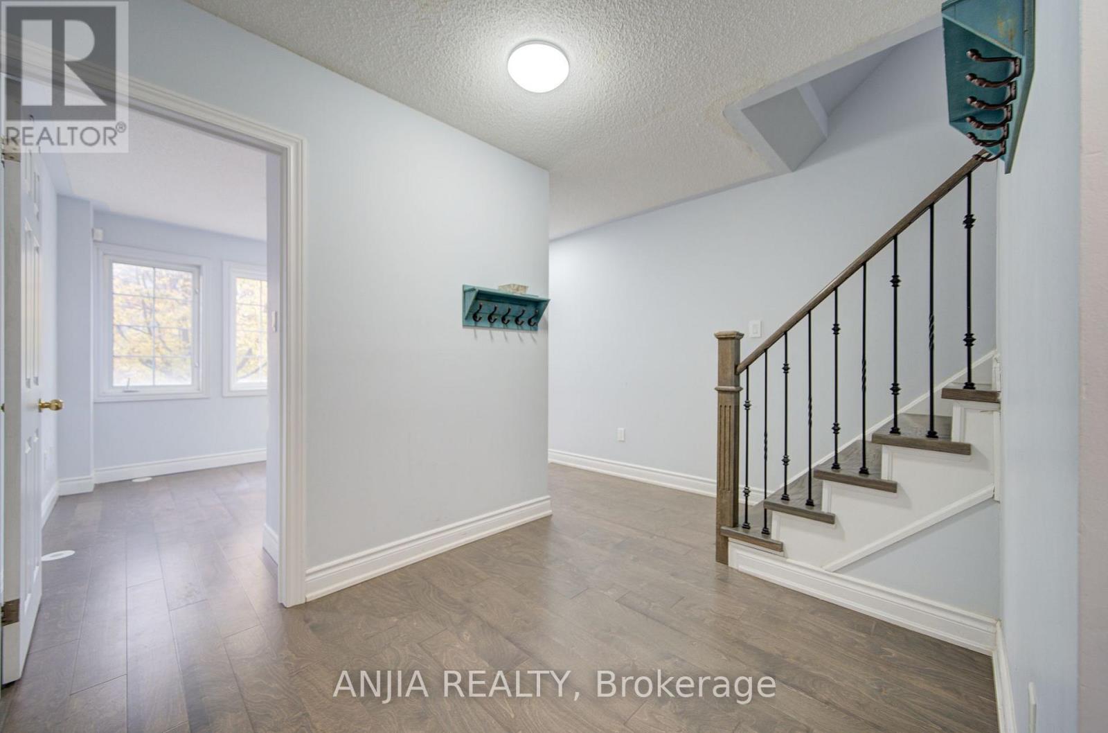 2434 Bur Oak Avenue Property Photo 7
