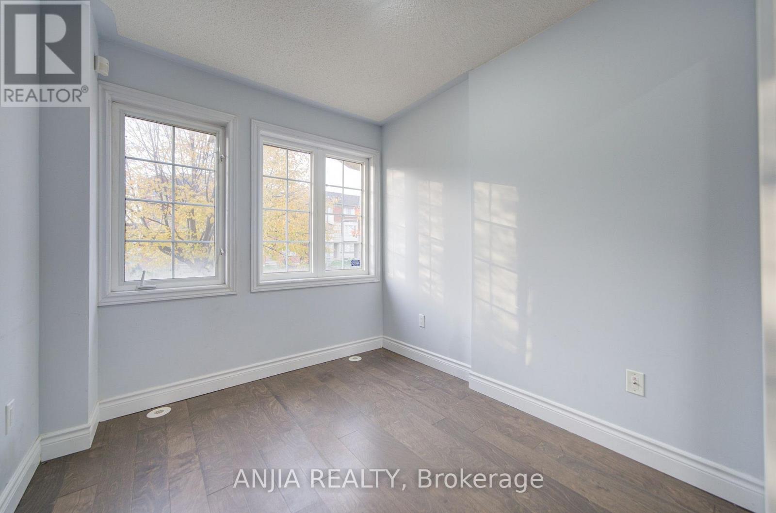 2434 Bur Oak Avenue Property Photo 8